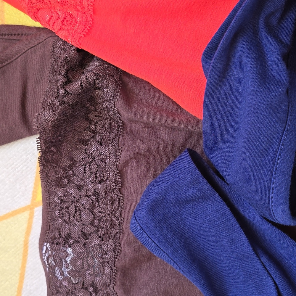 EUC - Plus Size Tank Tops in Brown, Red And Blue Bundle, Size 1X/1T - Picture 12 of 16